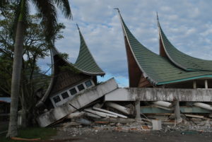 Häuser, die beim Erdbeben zusammengebrochen sind. (Quelle: Christian Jung)