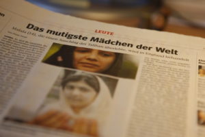 Zeitungsseite mit einem Artikel über Malala. (Quelle: WAZ)