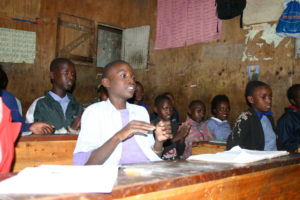 Schüler in einer Undugu-Schule in Nairobi. (Quelle: Imke Häusler)