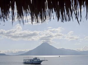 Sonnenschein am Lago Atitlán. (Quelle: Jakob Studnar)