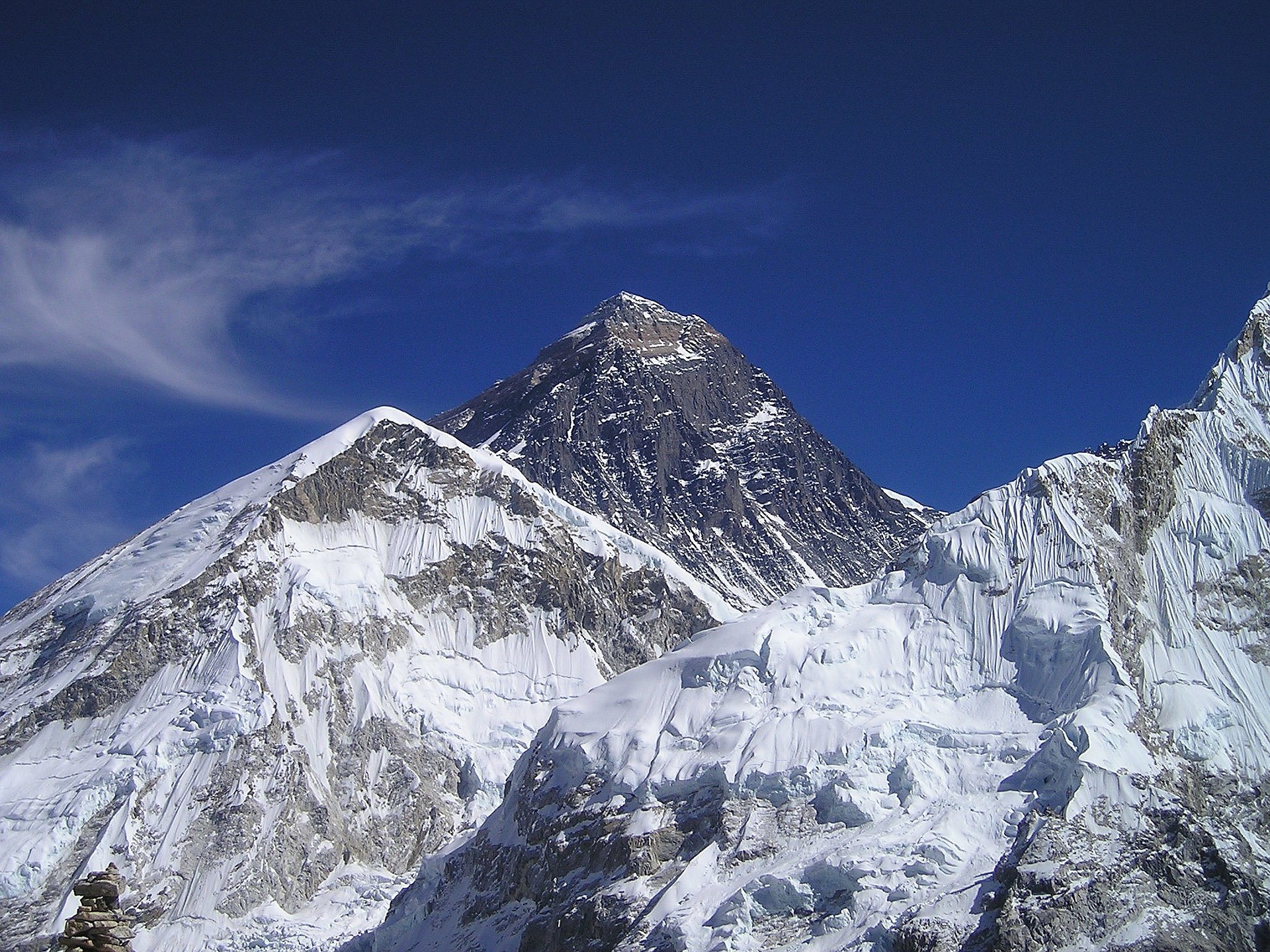 Der Gipfel des höchsten Berges der Welt des Mount Everest und weitere 7 "Achttausender" liegen in Nepal (Foto: pixabay)
