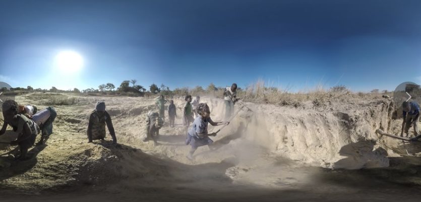 360-Grad-Ansicht von Latchina und anderen arbeitenden Kindern in Sambia (Quelle: Christian Herrmanny)